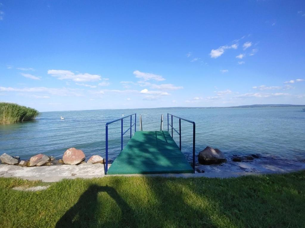 Sir David Balaton Castle Apartmanok Balatonszepezd Zewnętrze zdjęcie