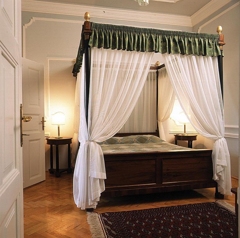 Sir David Balaton Castle Apartmanok Balatonszepezd Zewnętrze zdjęcie