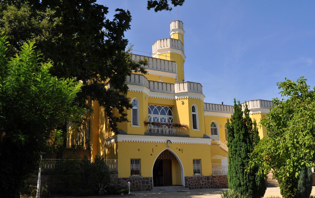 Sir David Balaton Castle Apartmanok Balatonszepezd Zewnętrze zdjęcie