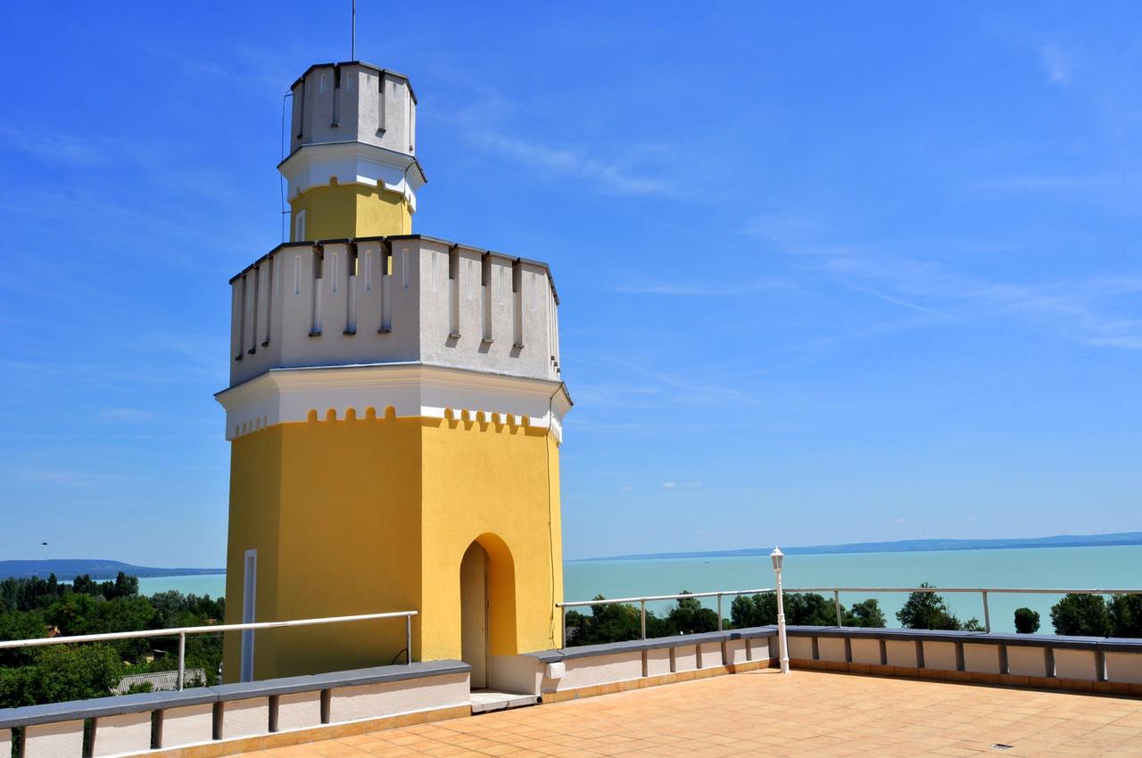Sir David Balaton Castle Apartmanok Balatonszepezd Zewnętrze zdjęcie